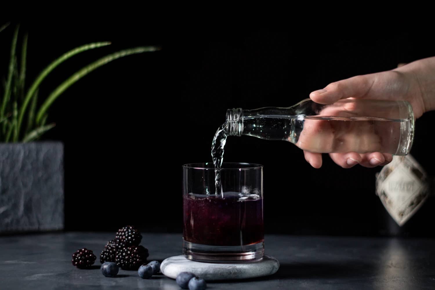 Schritt: Tonic Water hinzugeben